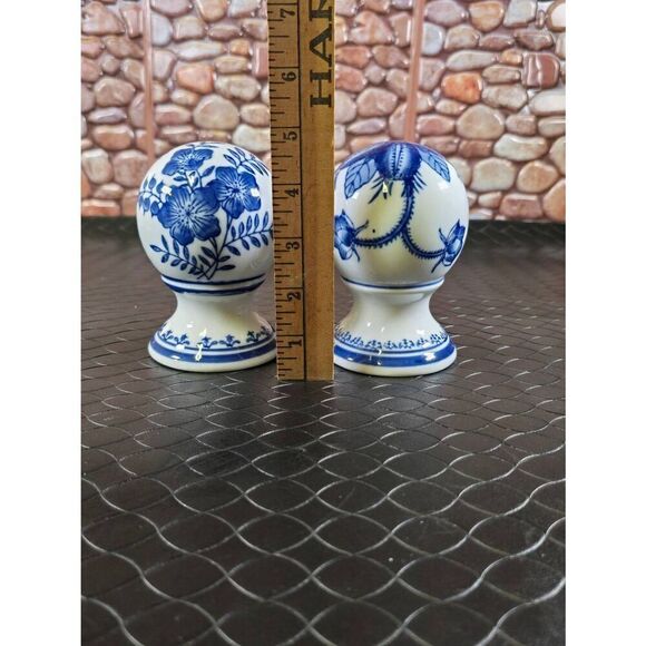 Blue and White Ball on Pedastal 3-Inch Blue & White Chinoiserie Style - Picture 7 of 7